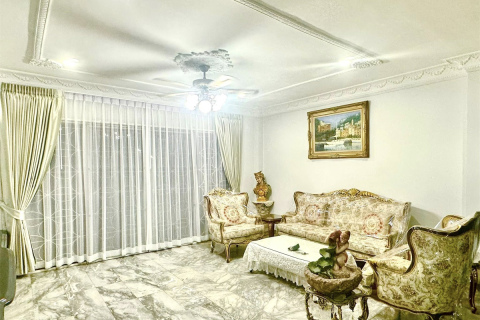 Haus in Bangkok, Thailand 6 Schlafzimmer № 190354 - Foto 8
