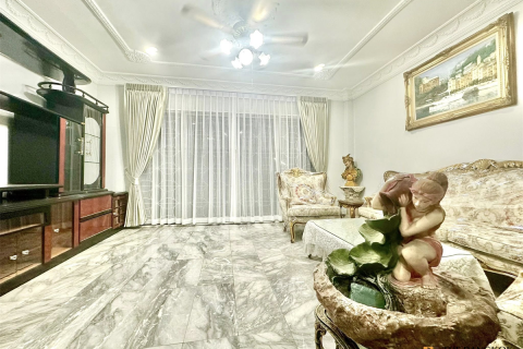 Haus in Bangkok, Thailand 6 Schlafzimmer № 190354 - Foto 10