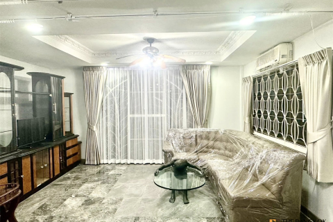 Haus in Bangkok, Thailand 6 Schlafzimmer № 190354 - Foto 4