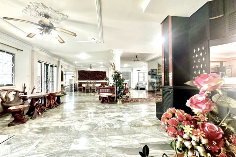 Haus in Bangkok, Thailand 6 Schlafzimmer № 190354 - Foto 2