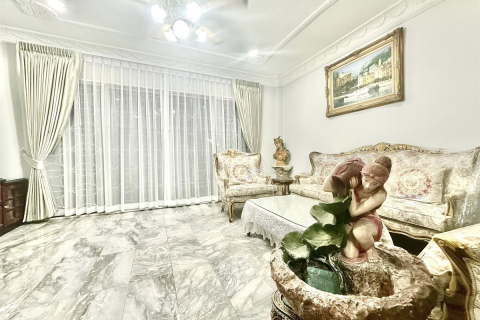 Haus in Bangkok, Thailand 6 Schlafzimmer № 190354 - Foto 9