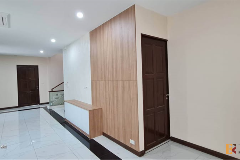 Haus in Bangkok, Thailand 4 Schlafzimmer № 190353 - Foto 7