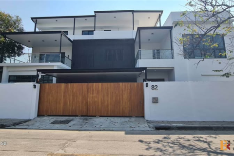 Haus in Bangkok, Thailand 4 Schlafzimmer № 190353 - Foto 5