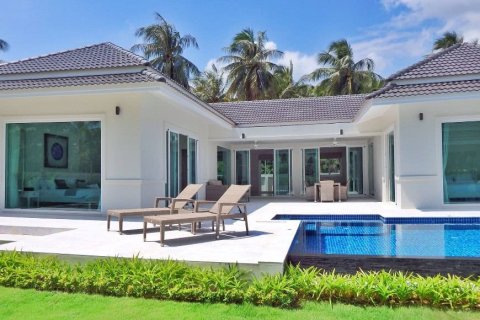 Villa in Sam Roi Yot, Thailand 4 bedrooms № 165849