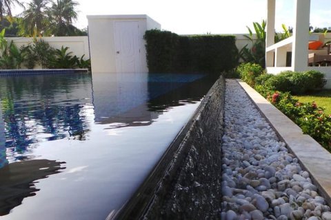 Villa in Sam Roi Yot, Thailand 3 bedrooms № 165848 - photo 14