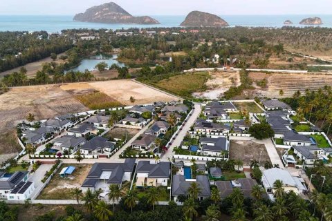 Villa in Sam Roi Yot, Thailand 4 bedrooms № 165847