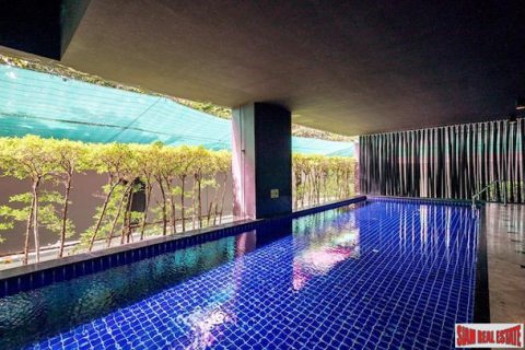 Apartamento de 2 dormitorios en Bangkok, Tailandia № 203079 - foto 3