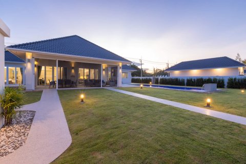 Chalet de 3 dormitorios en Hua Hin, Tailandia № 165794 - foto 25