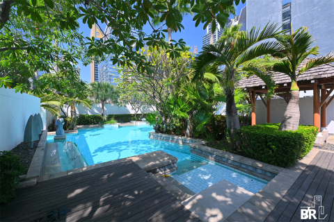 Condo in Bangkok, Thailand, 3 bedrooms № 190144 - photo 10