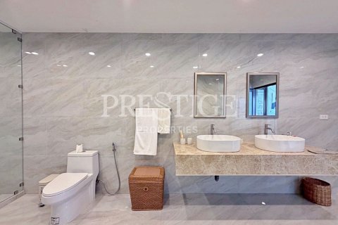 Condo in Pattaya, Thailand, 2 bedrooms № 202034 - photo 28