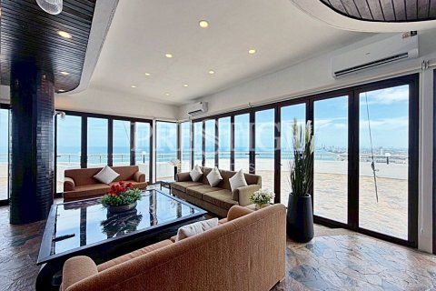 Condo in Pattaya, Thailand, 2 bedrooms № 202034 - photo 12