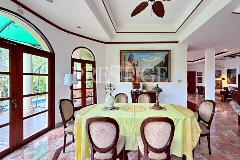 Casa de 5 dormitorios en Pattaya, Tailandia № 202037 - foto 7