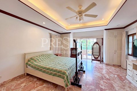 Casa de 5 dormitorios en Pattaya, Tailandia № 202037 - foto 14