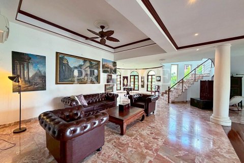 Casa de 5 dormitorios en Pattaya, Tailandia № 202037 - foto 4