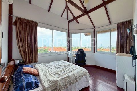 Casa de 5 dormitorios en Pattaya, Tailandia № 202037 - foto 27