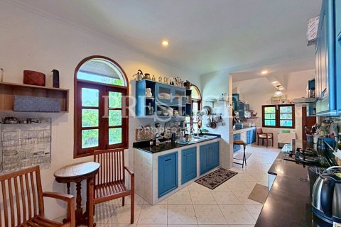 Casa de 5 dormitorios en Pattaya, Tailandia № 202037 - foto 10