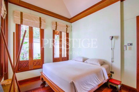 Casa de 7 dormitorios en Pattaya, Tailandia № 202032 - foto 23