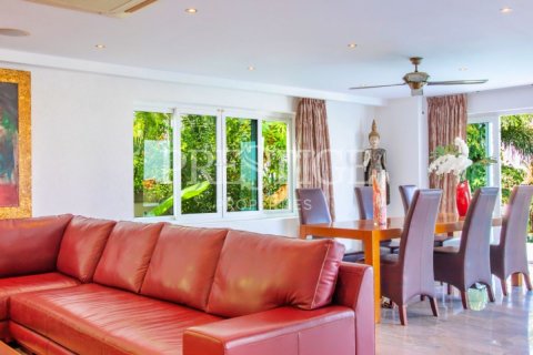 Casa de 7 dormitorios en Pattaya, Tailandia № 202032 - foto 4