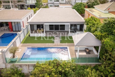 House in Pattaya, Thailand 4 bedrooms № 202033