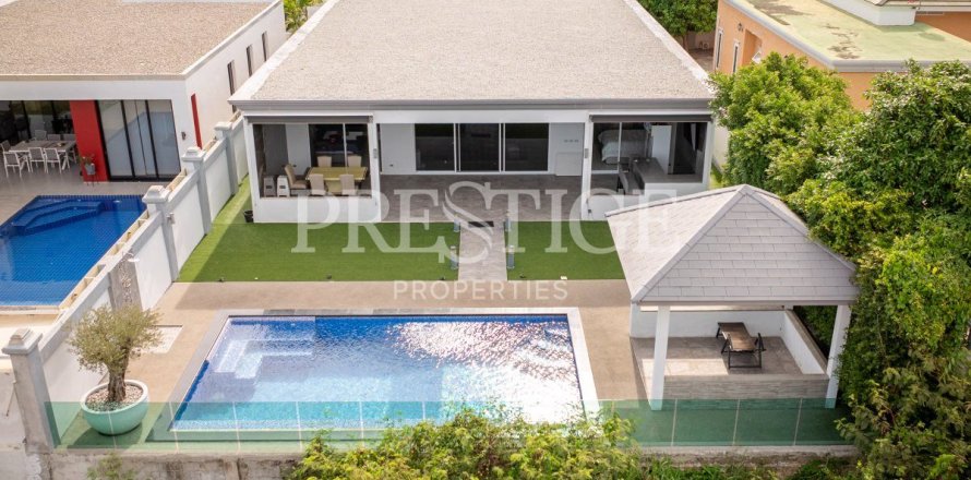 Casa de 4 dormitorios en Pattaya, Tailandia № 202033