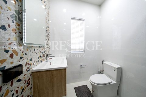 Casa de 4 dormitorios en Pattaya, Tailandia № 202033 - foto 13