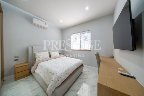 Casa de 4 dormitorios en Pattaya, Tailandia № 202033 - foto 11