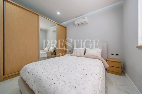 Casa de 4 dormitorios en Pattaya, Tailandia № 202033 - foto 12