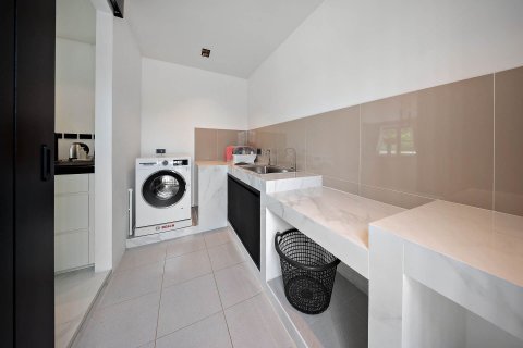 Casa de 6 dormitorios en Pattaya, Tailandia № 142794 - foto 12