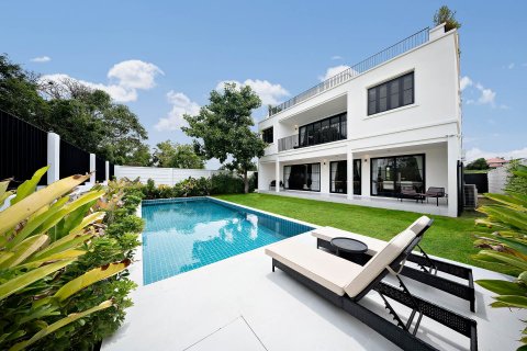 Casa de 6 dormitorios en Pattaya, Tailandia № 142794 - foto 2