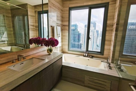 Condominio de 3 dormitorios en Bangkok, Tailandia № 180946 - foto 19