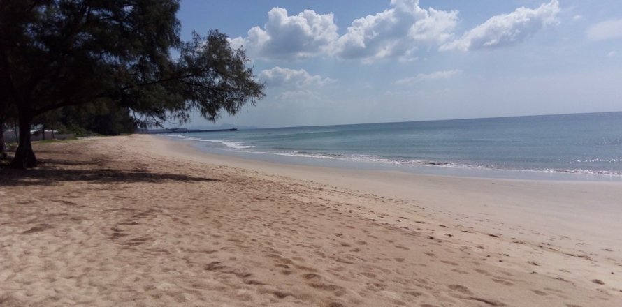 Terreno en Phuket, Tailandia № 180940