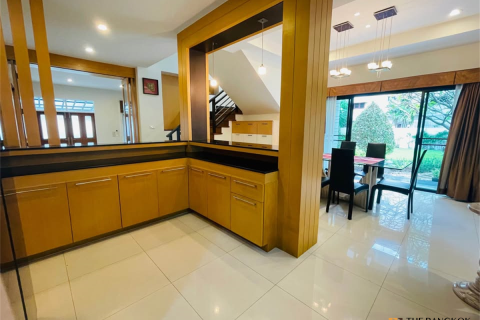 Haus in Bangkok, Thailand 4 Schlafzimmer № 190394 - Foto 5