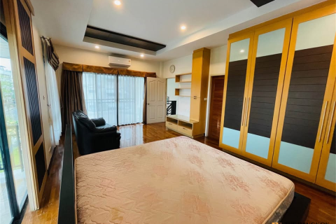 Haus in Bangkok, Thailand 4 Schlafzimmer № 190394 - Foto 6