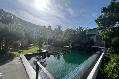 Chalet de 3 dormitorios en Ko Samui, Tailandia № 152682 - foto 28
