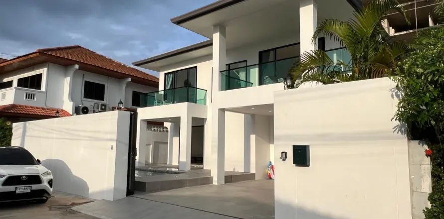 Haus in Pattaya, Thailand 5 Schlafzimmer № 155668