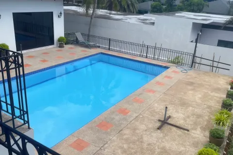 Chalet de 5 dormitorios en Pattaya, Tailandia № 155669 - foto 8
