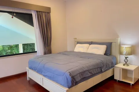 Chalet de 5 dormitorios en Pattaya, Tailandia № 155669 - foto 29