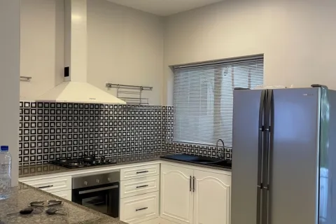 Chalet de 5 dormitorios en Pattaya, Tailandia № 155669 - foto 18