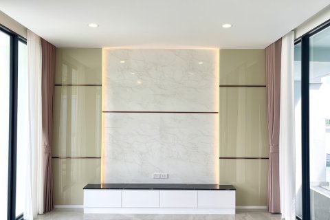 Casa de 5 dormitorios en Pattaya, Tailandia № 155667 - foto 10