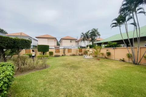 Chalet de 4 dormitorios en Pattaya, Tailandia № 155671 - foto 5