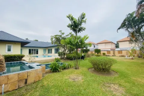 Chalet de 4 dormitorios en Pattaya, Tailandia № 155671 - foto 7