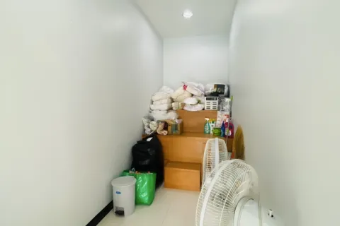 Chalet de 4 dormitorios en Pattaya, Tailandia № 155671 - foto 16