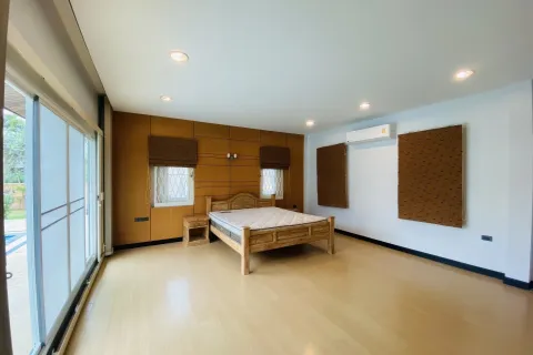 Chalet de 4 dormitorios en Pattaya, Tailandia № 155671 - foto 19