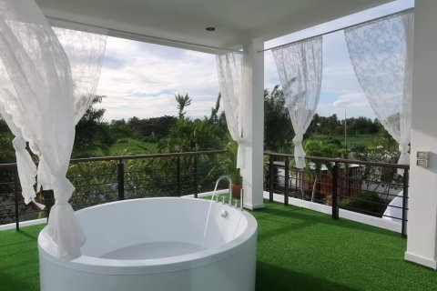 Chalet de 4 dormitorios en Pattaya, Tailandia № 155670 - foto 18