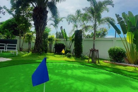 Chalet de 4 dormitorios en Pattaya, Tailandia № 155670 - foto 4