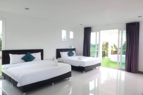 Chalet de 4 dormitorios en Pattaya, Tailandia № 155670 - foto 14