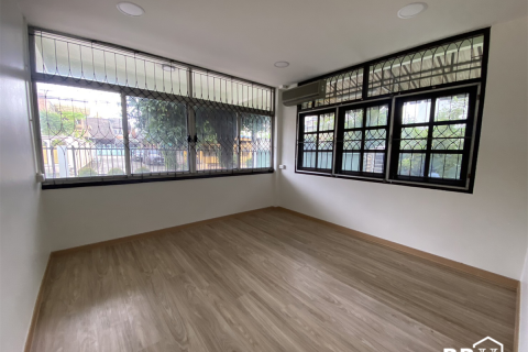 Casa de 4 dormitorios en Bangkok, Tailandia № 189373 - foto 6