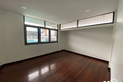 Casa de 4 dormitorios en Bangkok, Tailandia № 189373 - foto 10