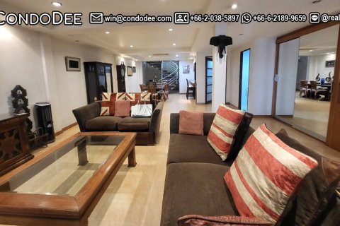 House in Watthana, Bangkok, Thailand 4 bedrooms № 200620 - photo 6