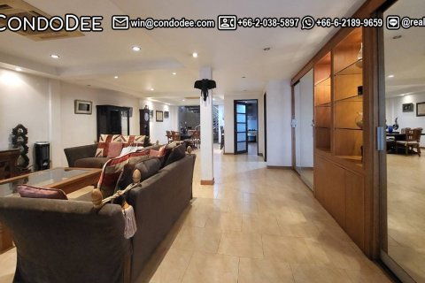 House in Watthana, Bangkok, Thailand 4 bedrooms № 200620 - photo 7
